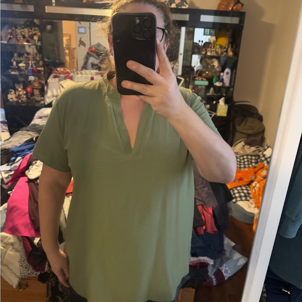 Green short sleeve relaxed blouse